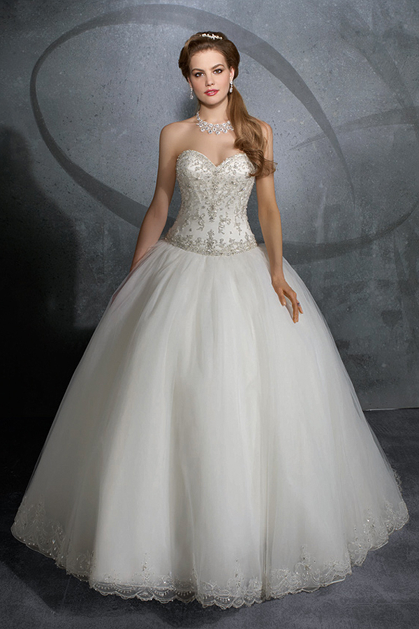Brush Train Floral Chiffon Ivory Wedding Gown - Click Image to Close